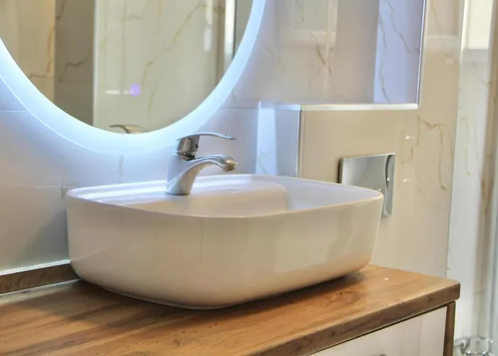 Bright 3f By Adriatic Living